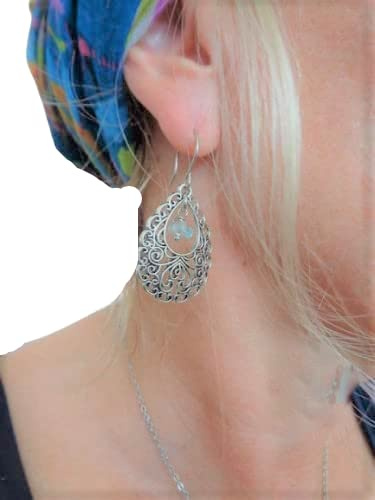 ๑ஐ••۞㊝ HELLBLAU TRANSPARENTER STEIN & WUNDERSCHÖN FILIGRAN VERZIERTE CHANDELIER TROPFEN OHRRINGE ۞㊝••ஐ๑ tolle Ohrringe mit eigens hergestellten Ohrhaken, handmade Ohrringe im Boho Stil