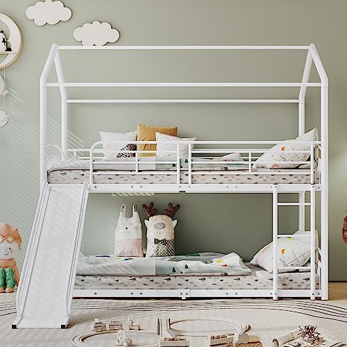 Moimhear Etagenbett mit Treppe mit rechtwinkliger Leiter, Hausbett mit Rutsche, Kinderbett und Jugendbett mit Fallschutz und Gitter, Metallrahmen, Weiß (90x200cm)