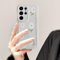 UEEBAI Hülle für Samsung Galaxy S21 Ultra 5G, Wellen Rahmenform Silikon Handyhülle mit Gänseblümchen Blumen, Slim Fit Weiche TPU Bumper Cover Stoßfeste Schutzhülle für Frauen Mädchen, Beige Blume