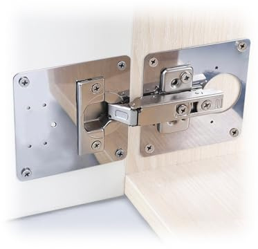 DAIMANN Kit 16 Piastre di Riparazione Cerniere per Ante Cucina e Armadio con 64 Viti – Staffe Acciaio Inox per Cerniere per Legno, MDF e Truciolato – Kit Riparazione Cerniere Mobili per Fori Allargati