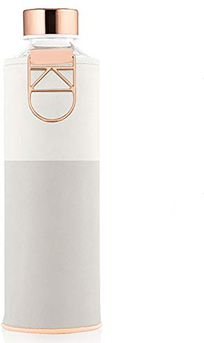 EQUA Grande gourde Sage avec housse en cuir synthétique de 750 ml, fabriquée en verre borosilicate, sans BPA et anti-fuite.