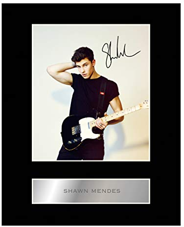 Shawn Mendes Signiertes Foto, mit Passepartout
