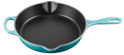 Le Creuset Skillet profond en fonte émaillée Signature avec poignée d'assistance et deux becs verseurs, 26 cm, 2 litres, Bleu Caraïbes, 20187261700422