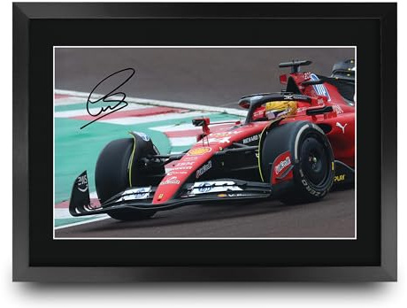 HWC Trading Lewis Hamilton Ferrari Scene 134 Regali Stampati Autografo Firmato Immagine Per F1 Formula 1 Corse Tifosi - A3 Incorniciato