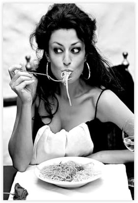 UTGN Italienische Frau isst Spaghetti-Poster, Leinwand, Poster, Schlafzimmer, Dekoration, Landschaftsdekoration, Geschenk, 30 x 45 cm