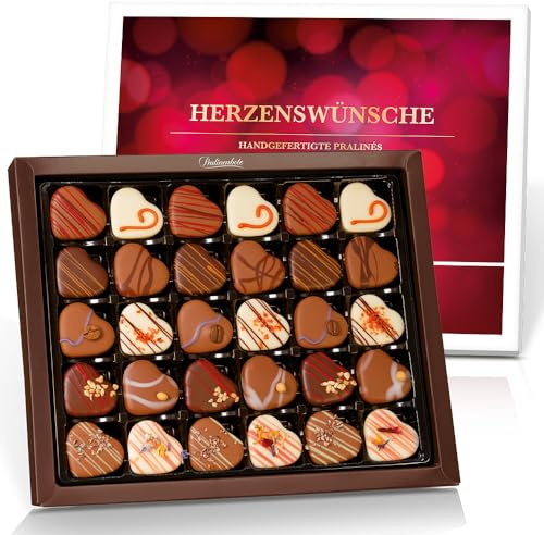 Pralinenbote Genussmanufaktur – Geschenk mit 30 handgefertigten Pralinen Herzen deutscher Chocolatiers zum Muttertag, Valentinstag, Hochzeitstag - das Pralinen Geschenk für Sie & Ihn