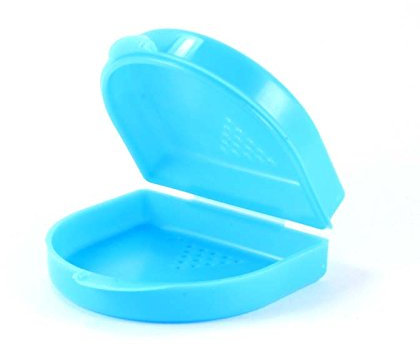 Dr. Bauer's Zahnspangenbox, KFO-Dose, Hygienische Aufbewahrungsbox für Zahnspangen, Prothesen, mit Luftlöchern (hellblau, 4,10cm hoch)