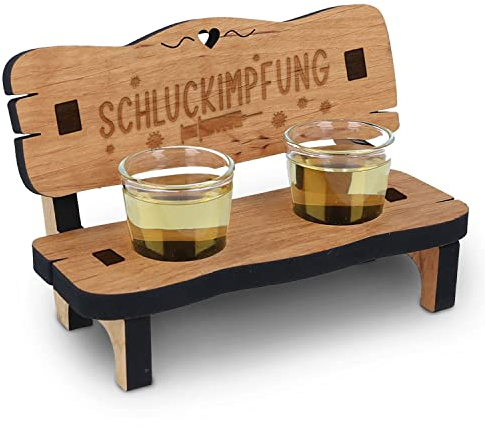 GRAVURZEILE Gravierte Schnapsbank - Schluckimpfung - Scherzartikel - aus geöltem MDF Holz - incl. 2X Schnapsglas - Lustiges Geschenk für Freunde & Familie zum Geburtstag - Geschenk für Sie & Ihn