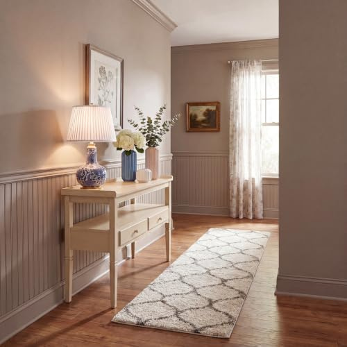 SAFAVIEH Hudson Shag Runner Rug 2'3x8', Plush Trellis Ivory & Grey SGH280A