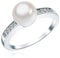 Rafaela Donata Damen-Ring 925/- Sterling Silber mit Muschelkernperle 8 mm Rund Weiß und Zirkonia - Silberring mit Perle und Zirkonia Perlenring