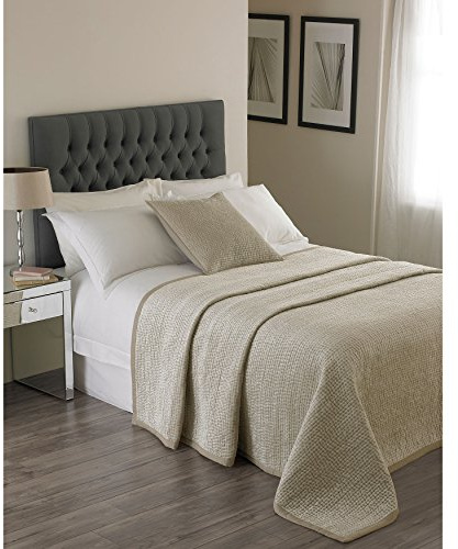 Riva Home Paoletti Brooklands Luxury King Size Bedspread - Champagne Cream - Velvet Feel Quilt Design - Linen Border - 100% Polyester Filling - 240 x 250cm (94 x 98 inches)