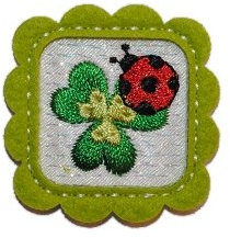 kleiner Kreis mit Marienkäfer 4 cm Bügelbild Applikation Glück Kleeblatt Käfer Punkte gepunktet grün
