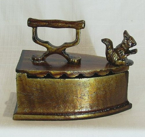 DanDiBo Briefbeschwerer Bügeleisen Eichhörnchen aus Metall 13 cm