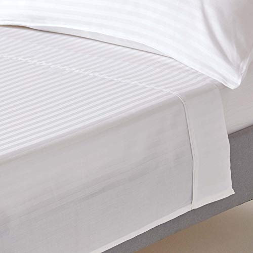 HOMESCAPES Damast Bettlaken ohne Gummizug weiß 240x275 cm, Baumwoll-Betttuch Satin-Streifen, Haustuch ägyptische Baumwolle