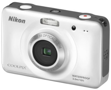 Nikon Coolpix S30 Digitalkamera (10 Megapixel, 3-fach opt. Zoom, 6,7 cm (2,7 Zoll) Display, bildstabilisiert, wasserdicht bis 3m) weiß
