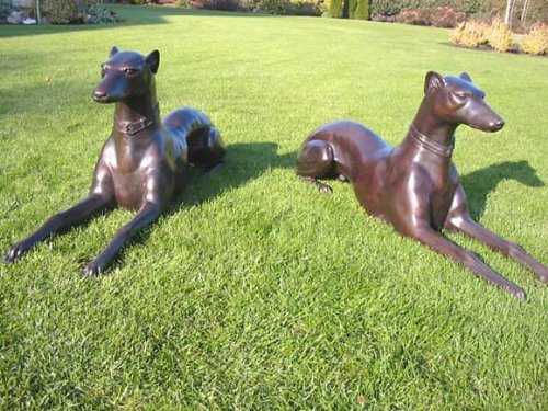 H. Packmor GmbH Bronzefigur Zwei liegende Windhunde