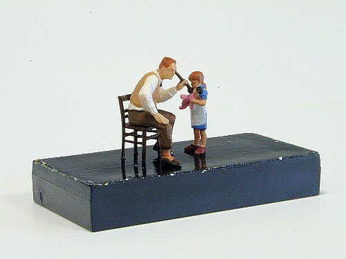Preiser 1/87 th – pr28155 – Modelleisenbahnen – Kinderarzt und Mädchen