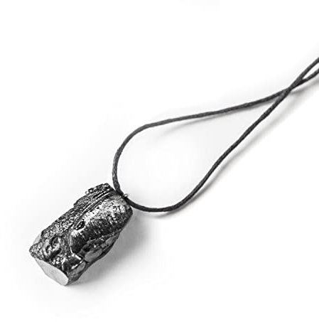 Karelian Heritage Elite Schungit-Anhänger, 0-0,04 kg, Minimalistischer Schwarzer Kristallschmuck, Halskette, Rohstein, Chakra-Heilung, Meditation, Erdung, PE24