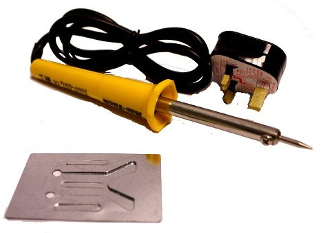 HIGH PERFORMANCE 30W - 240V SOLDERING IRON - LONG REACH TIP COMFORT GRIP 3 PIN PLUG