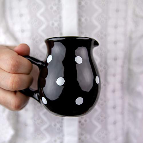 City to Cottage | Pot à lait Saucière | noir à pois blancs en céramique fait et peint à la main