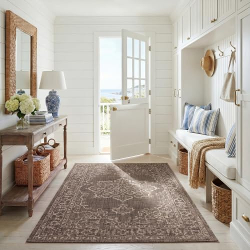 SAFAVIEH Zeitgenössische Teppich für Wohnzimmer, Esszimmer, Schlafzimmer - Courtyard Collection, Kurzer Flor, Braun und Beige, 122 X 170 cm