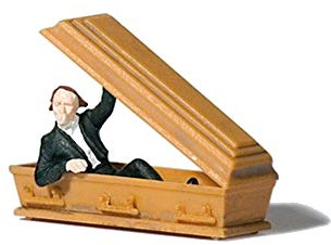 Preiser 29113 Vampire Holding Coffin Lid Figure