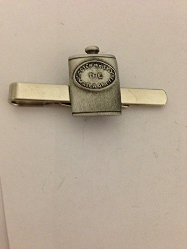 Flasque R20 en étain anglais sur pince à cravate faite à la main à Sheffield, Étain