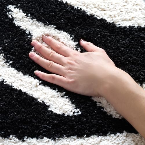SAFAVIEH Florida Shag Collection Accent Rug - 3'3 x 5'3, Ivory & Black, Non-Shedding & Easy Care, 1.2-inch Thick Ideal for High Traffic Areas in Entryway, Living Room, Bedroom (SG452-1290)