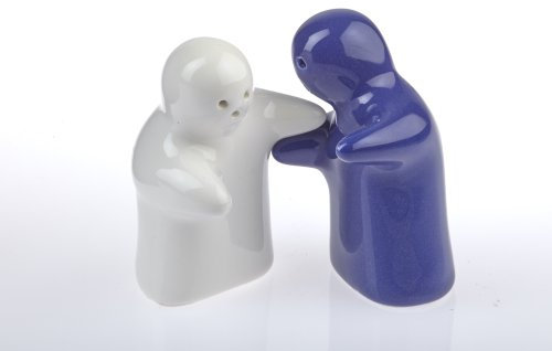By-Bers Salz- und Pfeffergeister, in Mittelblau/Weiss die wohl süßesten Salzstreuer der Welt
