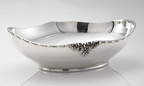 ROYAL QUEEN Ciotola Ovale con decoro Uva in Sheffield placcato Argento cod.5517724XL cm 31x21x8h by Varotto & Co.