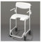 Fauteuil roulant pour salle de bain | Douche avec accoudoirs | Repose-pieds pliable | Invacare