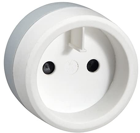 Legrand - Adaptateur 2P 16A 230V pour branchement fiche standard français sur prise standard américain
