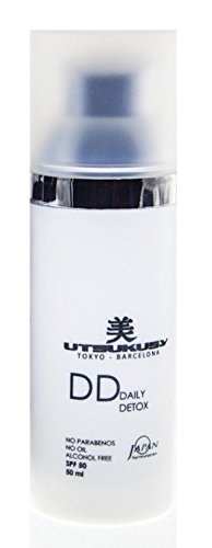 DD-Cream LSF 50 von Utsukusy - getönte Tagescreme vereint Make-up, Gesichtspflege (Hyaluron) u. Sonnenschutz (Lichtschutzfaktor 50) - für trockene, fettige u. empfindliche Haut