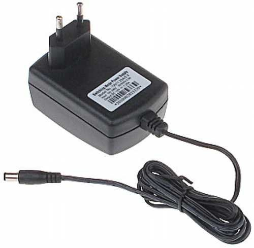 Danitech Netzteil 230V AC / 12V DC / 1,25A mit 5,5mm / 2,1mm Stecker