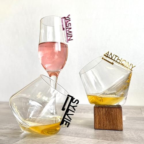 Personalisierte Glasanhänger, Individuelle Namensmarkierungen für Gläser, Hängende Namensschilder, Lasergravierte Namen, Getränkeaccessoires für Wein & Whiskey, Weinglas-Anhänger (Design 6)