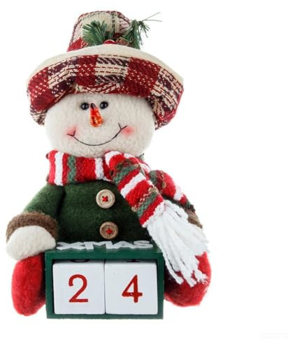 Graziose bambole decorative su un calendario dell'Avvento in legno per celebrare la stagione (A)