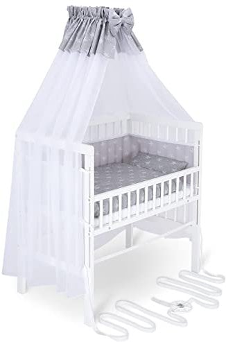 FabiMax Baby Beistellbett für Boxspringbett, TÜV geprüft 2022, inkl. Matratze und Komplett Set, Buche massiv weiß, Comfort/weiße Sterne auf grau