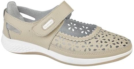 Boulevard Womens/Ladies Wide Fitting Window Back Punched Bar Shoes (3 UK) (Beige)