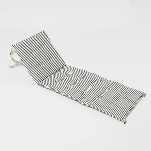 SUNNYLiFE Liegender Strandkorb - Der Vacay Olive Diese tragbare und leichte Strandliege hat eine hochwertige, gesteppte ausklappbare Matte, verstellbare Rückenlehne, und wird mit passender