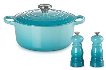 LE CREUSET Signature Enamelled Cast Iron Round Casserole Dish with Lid + Le Creuset Classic Salt & Pepper Mill Set, Personal Use, Chip-Resistant ABS Plastic, Anti-Corrosion, 11 cm, Teal