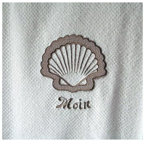Besticktes Handtuch maritim mit Muschel-Motiv Moin personalisiert | Frotteetuch mit Monogramm in verschiedenen Farben