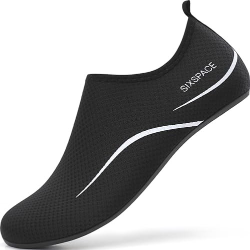 Sixspace Herren Damen Badeschuhe Wasserschuhe Aquaschuhe Strandschuhe Schnell Trocknend Slip on Breathable Schwimmschuhe Surfschuhe für Beach Pool Surfen Yoga Schwarz(Lieferantengröße 46 EU)