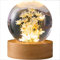 Lampe Boule de Cristal - 6 cm Lampe Fleur Lampe Boule Verre avec Lumière LED et Base en Bois, Lampe Decorative pour Decoration Chambre et Décoration Salon (Marguerites jaunes)