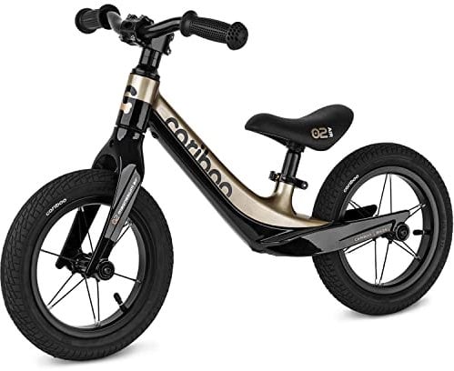 cariboo Magnesium Air Laufrad | ab 3 Jahre für Jungen & Mädchen | Magnesiumrahmen | Ultraleicht | 12 Zoll Räder | Bis zu 30 kg | Sattel Höhenverstellbar | Schnelle Montage (Schwarz-Gold)