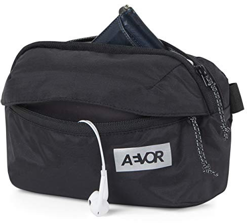 AEVOR Hip Bag Ease Bauchtasche mit verstellbarem Gurt für den Alltag, Festival, Party und Reisen
