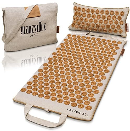 Glanzstück Berlin® Health Collection: XL Akupressurmatte Set ORIGINAL aus Leinen, Hilfe bei Verspannungen, Rückenschmerzen, Massagematte mit Kissen (Wärmefunktion) & Tasche, nachhaltig