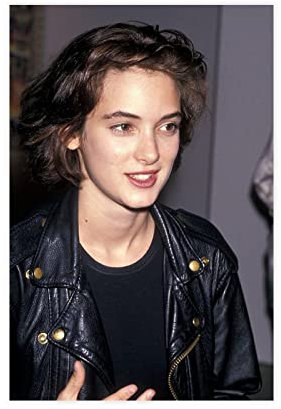 EFEZAC Winona Ryder Poster 11 Leinwandposter Schlafzimmer Dekor Sport Landschaft Büro Zimmer Dekor Geschenk ohne Rahmen Stil 30 x 45 cm