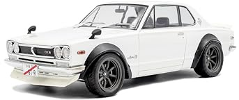 Solido Nissan Skyline (C10) Hakosuka – Klassisches JDM-Coupé, Rennsport-Optik, Kotflügelverbreiterungen, Diecast Modellauto, Weiß, 1:18