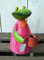 GH Zaunhocker Frau Frosch Gießkanne