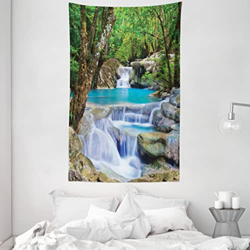 ABAKUHAUS Natur Wandteppich und Tagesdecke, Felsen in See mit Wasserfall aus Weiches Mikrofaser Stoff Waschbar ohne Verblassen Digitaldruck, 140 x 230 cm, Grün Blau und Braun